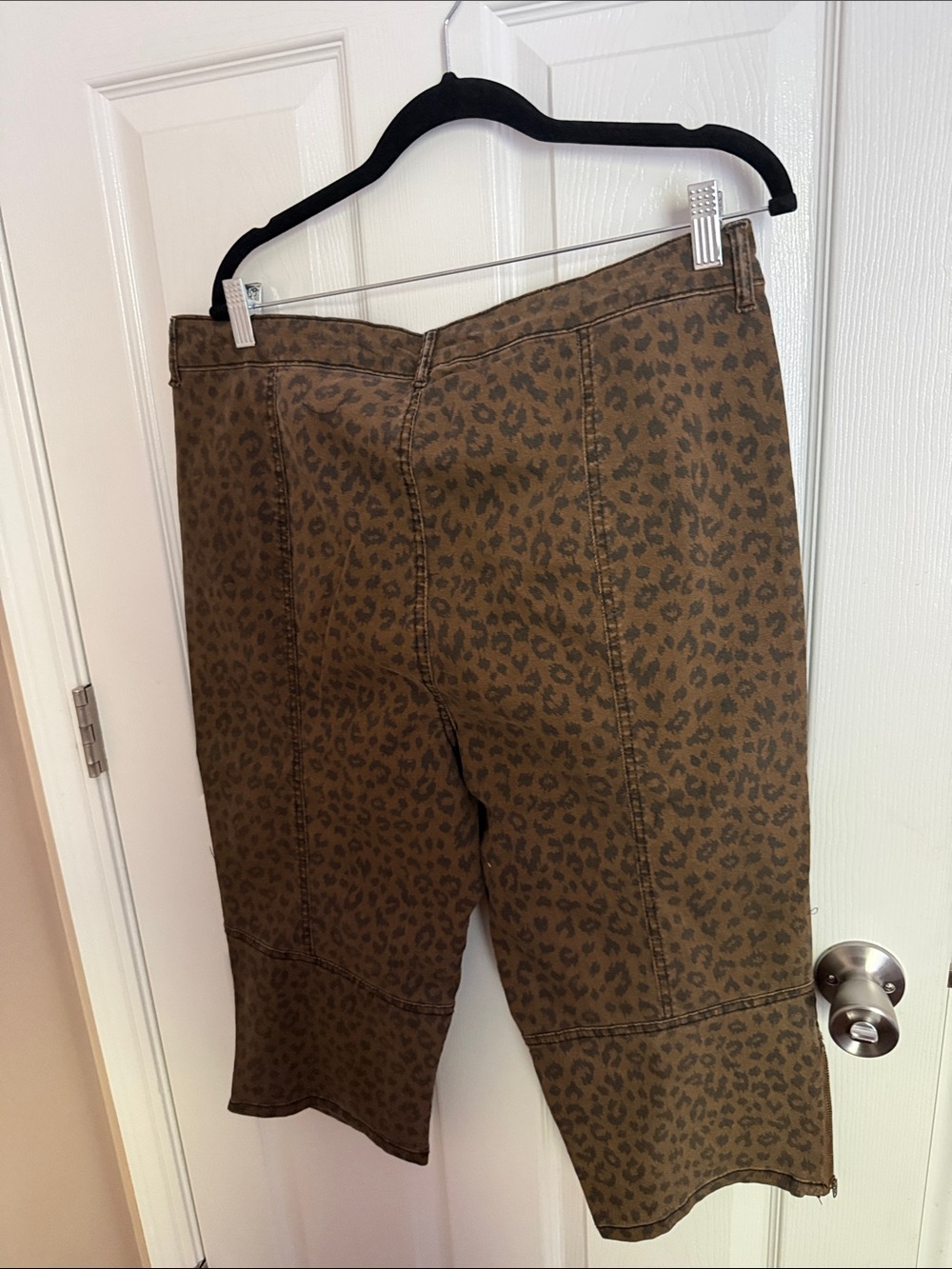 Cheetah Print Capris - Picture 2 of 3